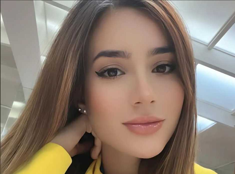 Captivating Moments: Amateur Model's Stunning Photos 142 Captivating Moments: Amateur Model's Stunning Photos 142