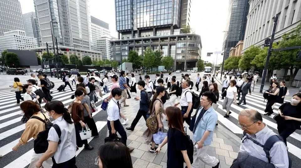 Japan’s Spring Wage Hikes Hit New High, but Real Purchasing Power Shrinks; U.S. Tariff Standoff Looms